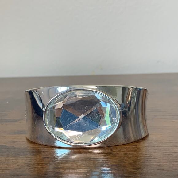 Silver Cuff Bracelet with Clear Stone and Magnetic Spring Closure New - Picture 1 of 6